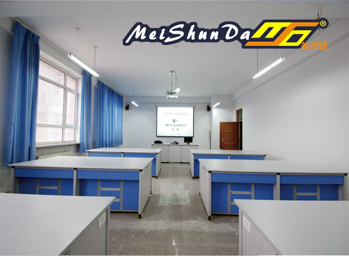 通用技術(shù)設(shè)計(jì)室